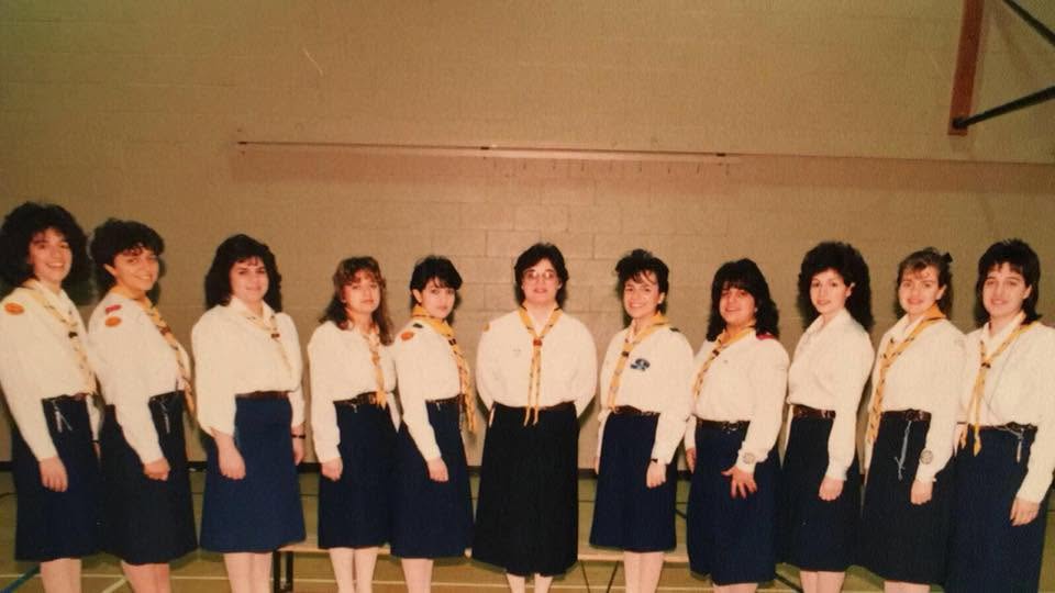 Éclaireuses Homenetmen-GAMK en uniforme, photo de groupe d'archives